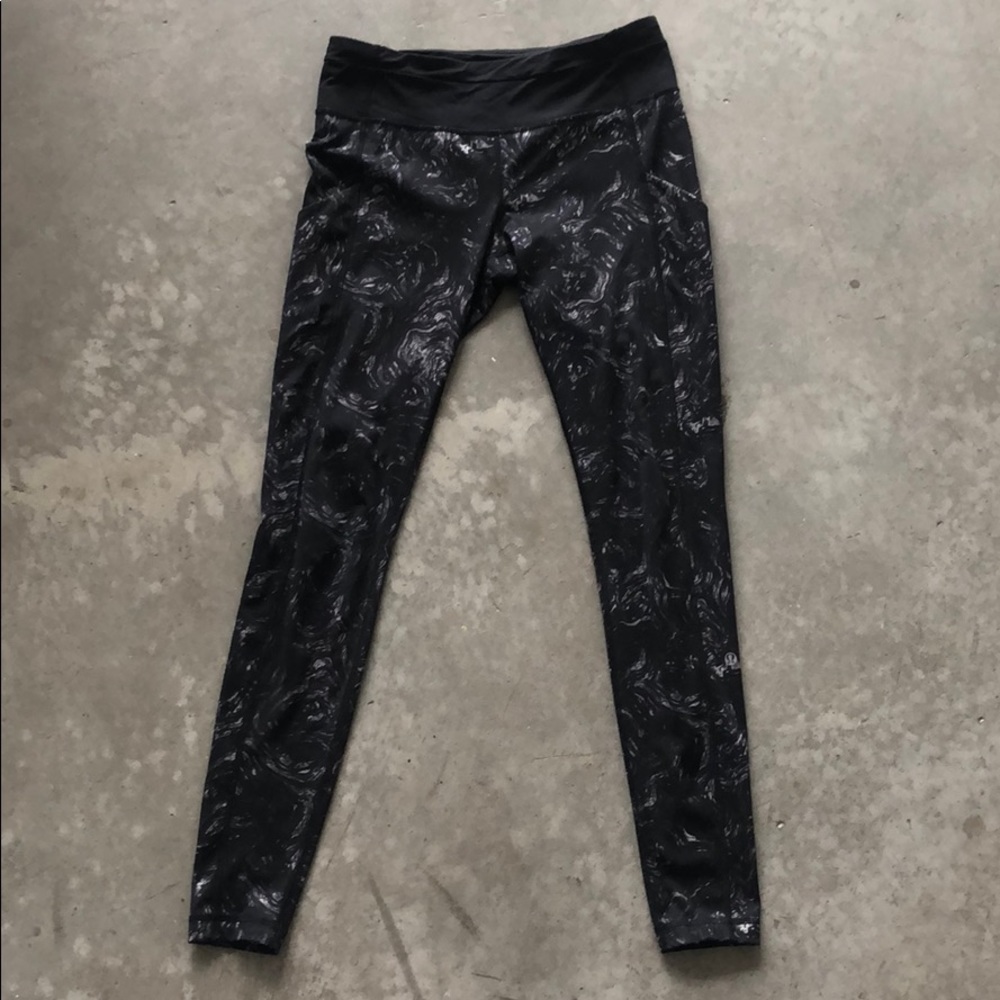 Lululemon Speed Tight, size 8 - Picture 4 of 4